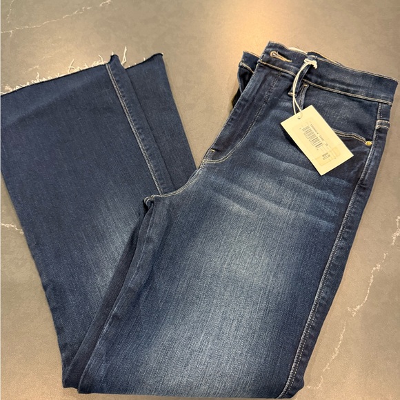 Frame Denim Denim - NWT Frame - Le Sylvie Kick Boot Jeans